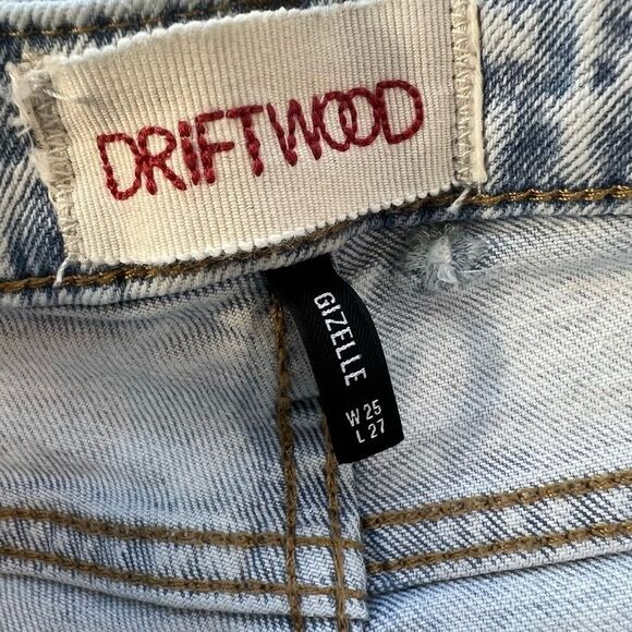 DRIFTWOOD Gizelle Distressed Floral Embroidered Ankle Jeans - Picture 5 of 14